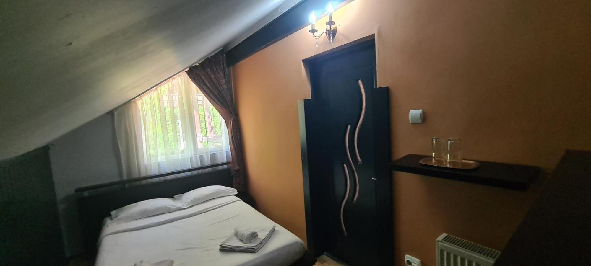 Hotel Casa Wanted Orşova Extérieur photo